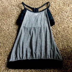 Workout Nike tank w/ built in sports bra